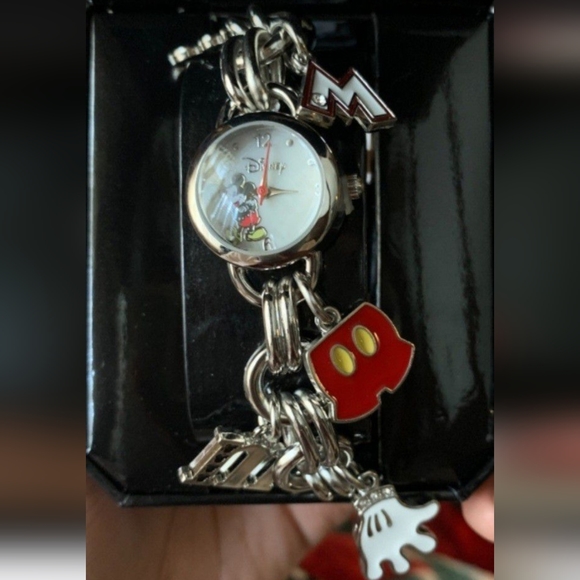 New Mickey Mouse Minnie mouse charm watch - Picture 4 of 6